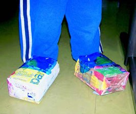 Boneca De Papel Em Roupas De Verão Menino E Sapatos - Arte